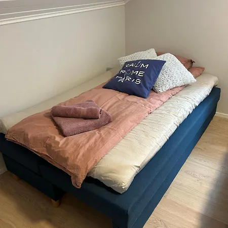 Kodikas Hirsimoekki - Cozy Log * Rauma